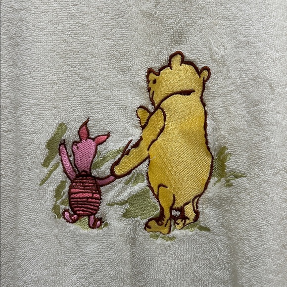 Winnie the Pooh adult bathrobe - Picture 2 of 9